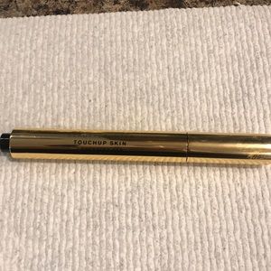 Beautycounter concealer pen, shade medium 2